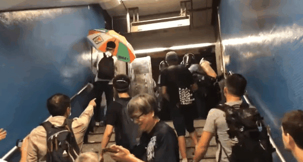 Police Firing Pepper-spray Inside MTR Station