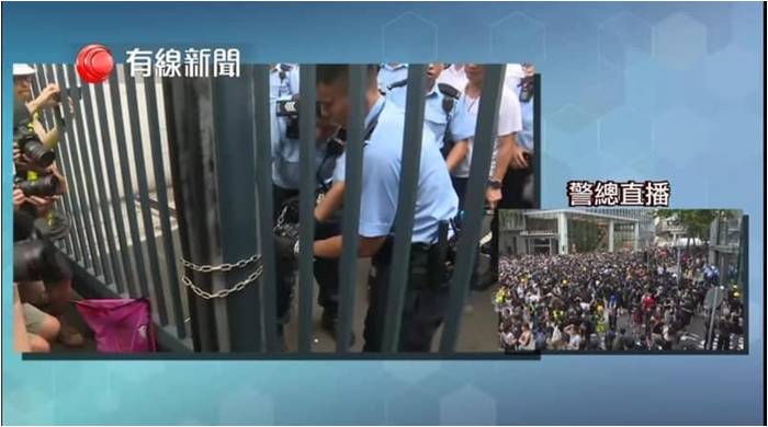 Police obstruct rescue with for 20 mins, refusing to open the gate