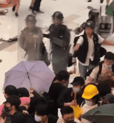 Police assaulted retreating crowds