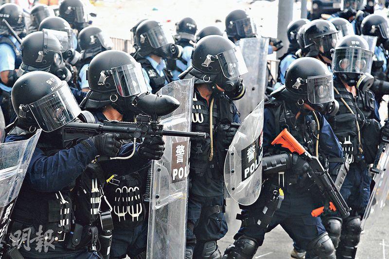 2019.08.31 香港警察、抗議者に偽装し暴力を振るうい 無抵抗な市民を連行