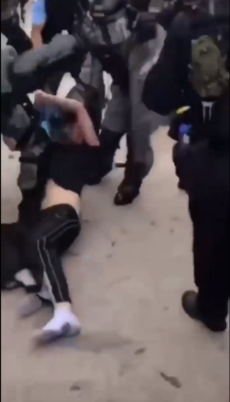 2019.08.24 九龍東部にて武装警察が抗議者を引きずり回し 警棒で顔面強打