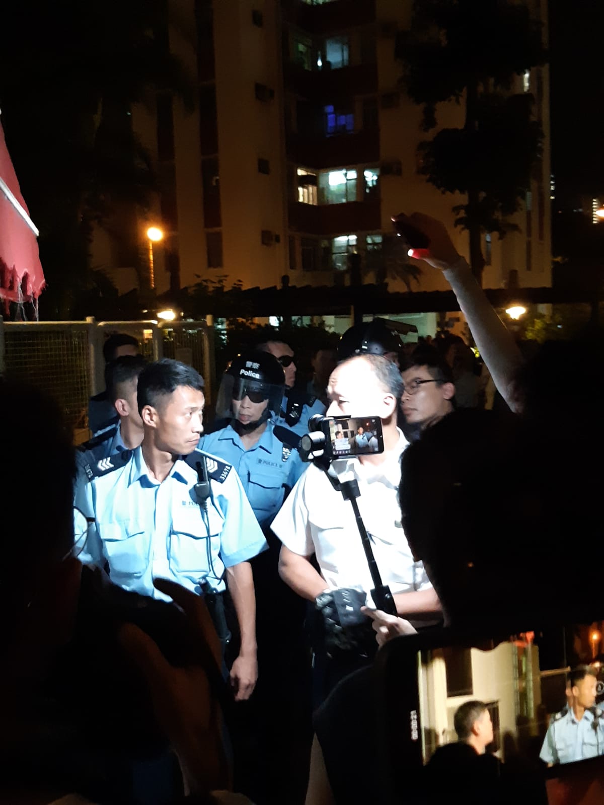 2019.08.24 麗晶花園の管理会社がオートロック暗証番号を勝手に変更 住民が家に帰れず警察に逮捕