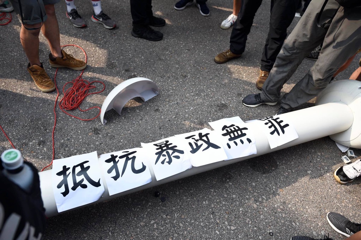 2019.08.24 觀塘大遊行 有示威者被橡膠子彈射中眼