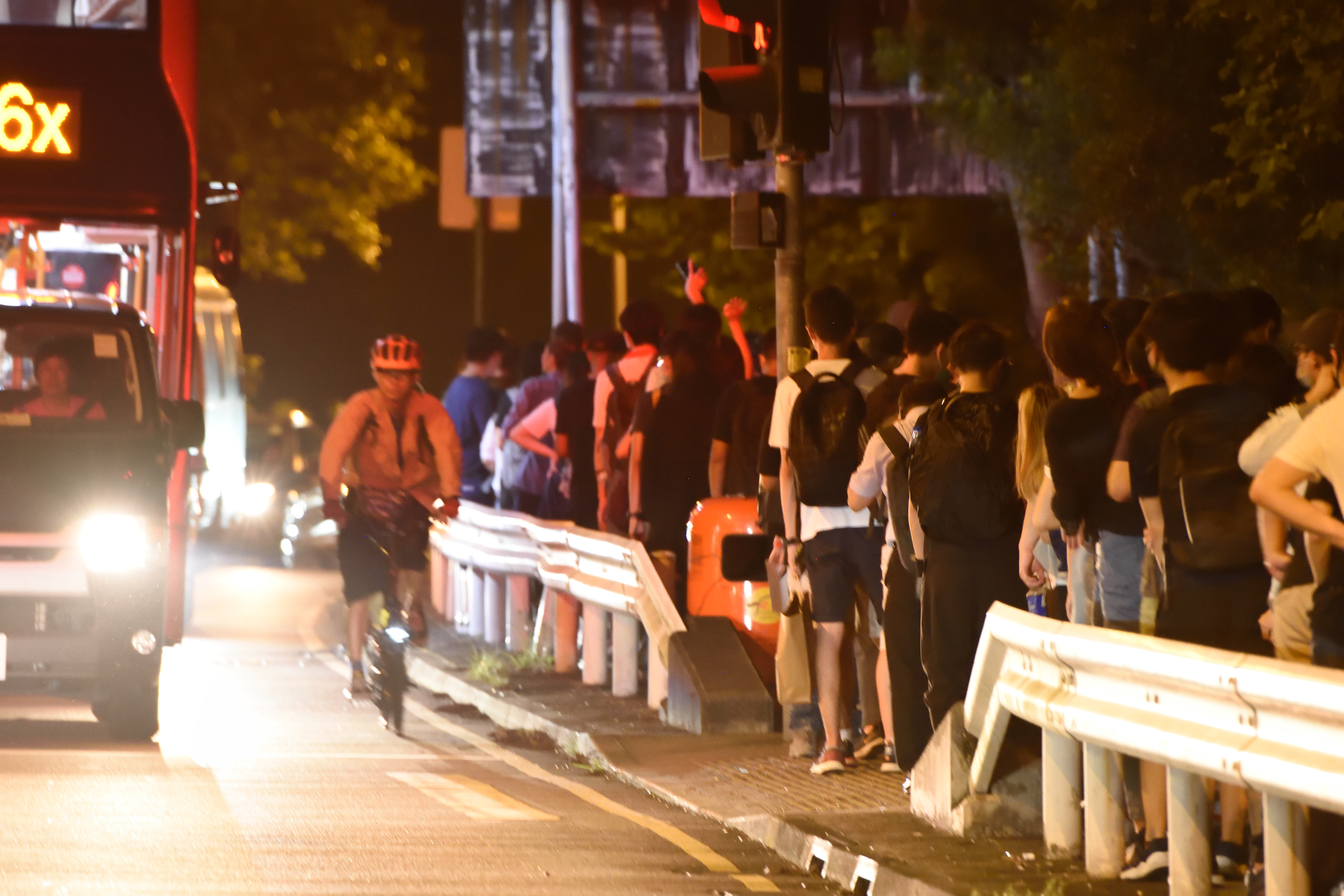 2019.08.23 バルト三国の経験をモデルに 十万人が港の両岸に「香港の道」を作る