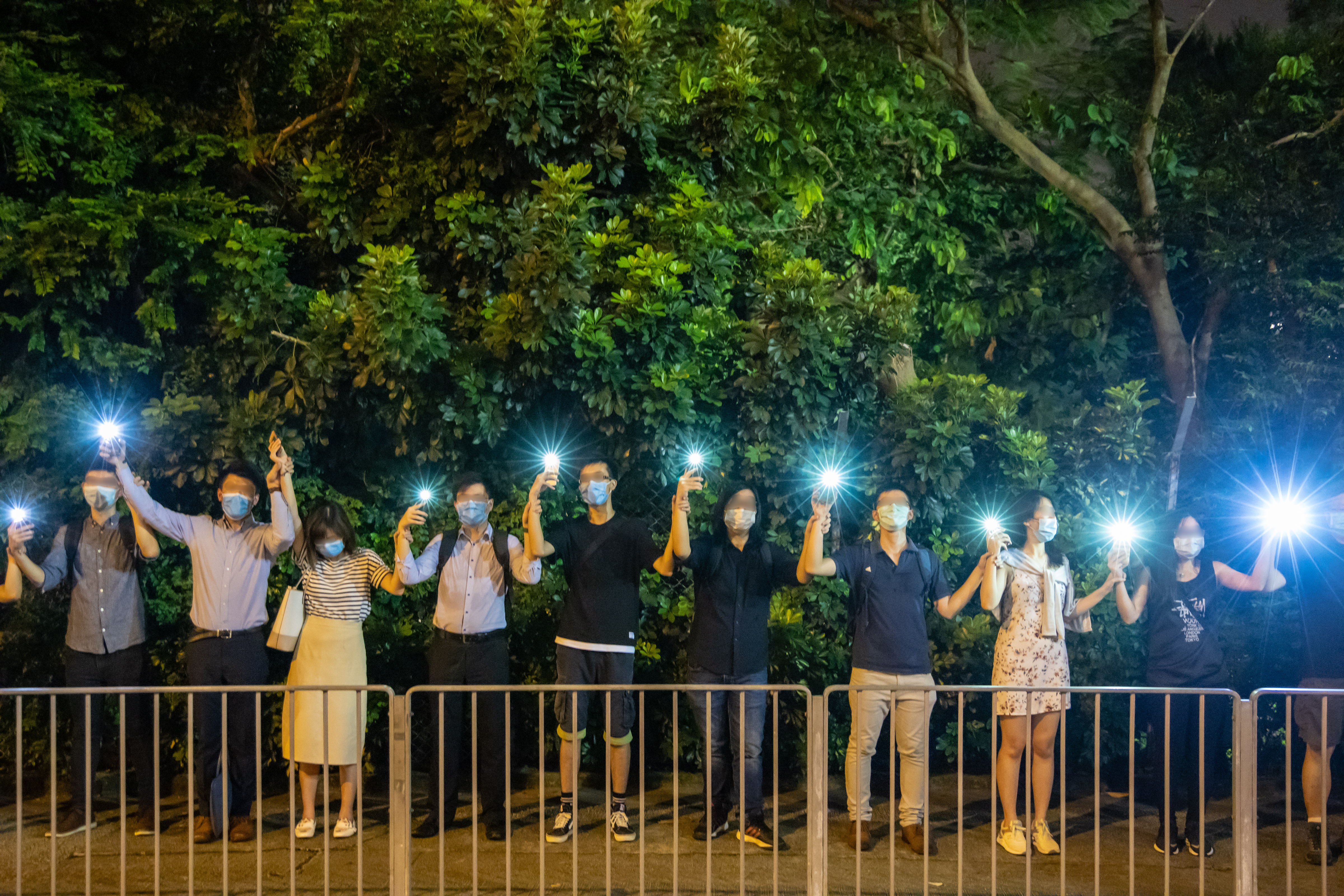 2019.08.23 バルト三国の経験をモデルに 十万人が港の両岸に「香港の道」を作る