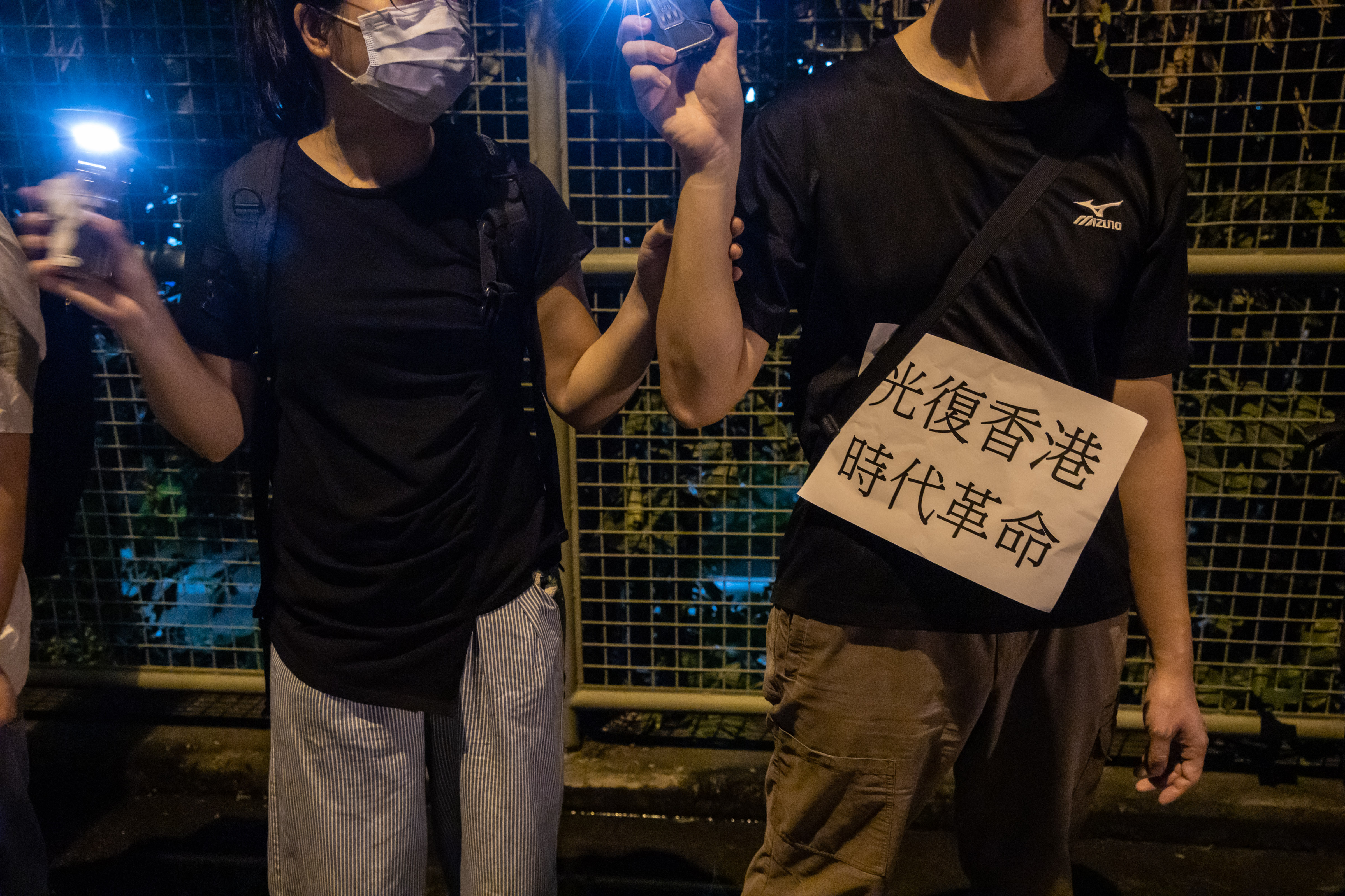 2019.08.23 バルト三国の経験をモデルに 十万人が港の両岸に「香港の道」を作る