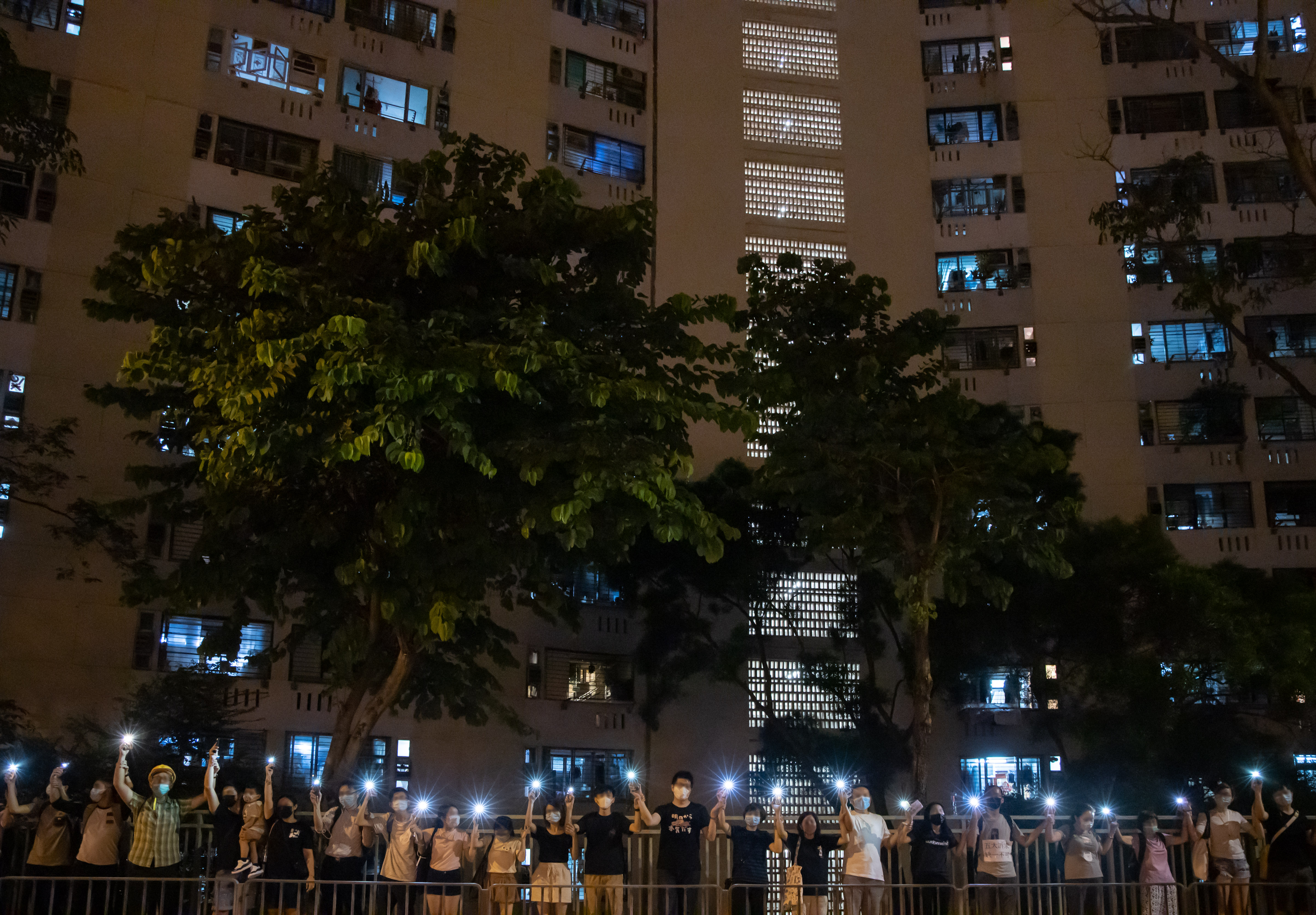 2019.08.23 バルト三国の経験をモデルに 十万人が港の両岸に「香港の道」を作る