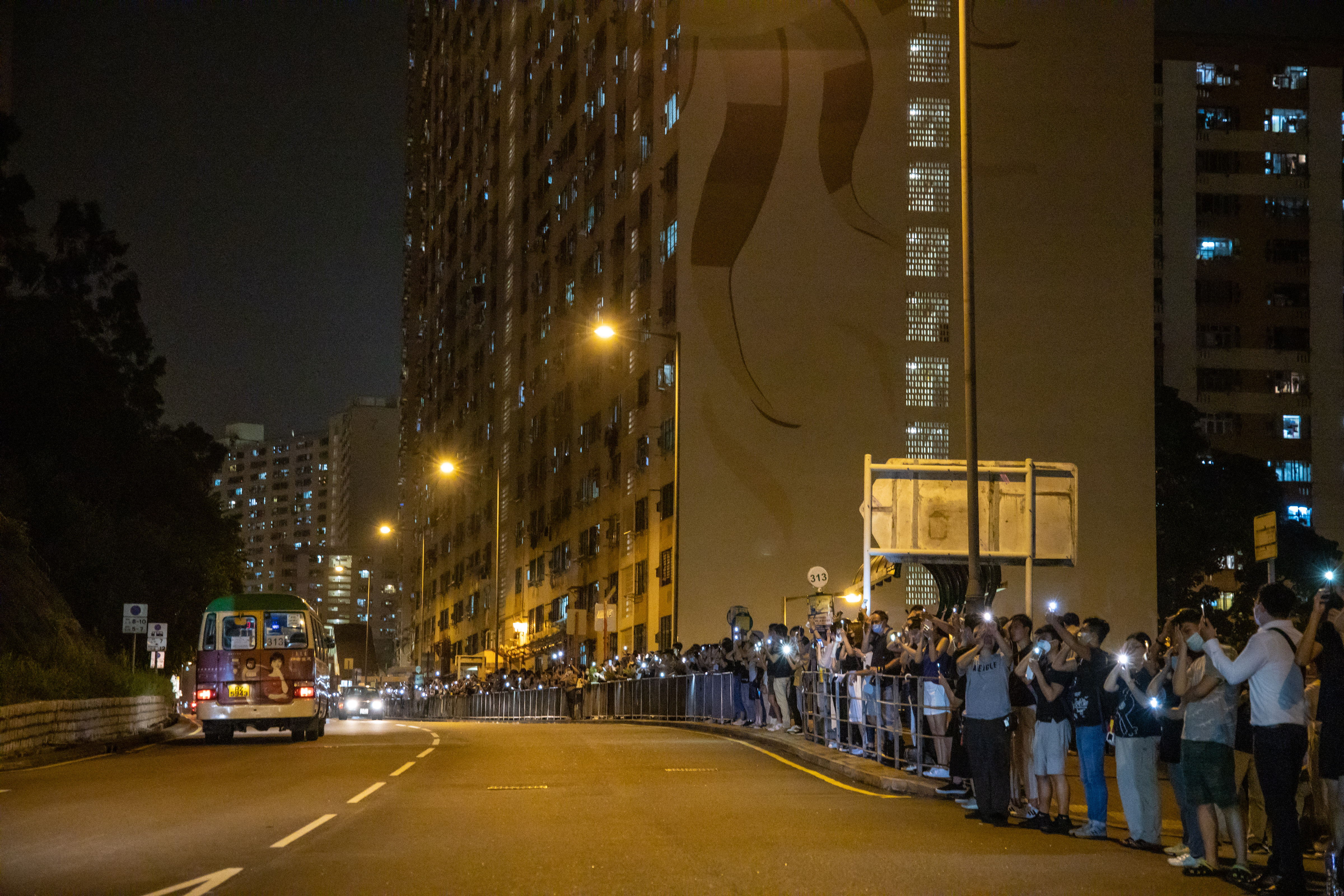 2019.08.23 バルト三国の経験をモデルに 十万人が港の両岸に「香港の道」を作る