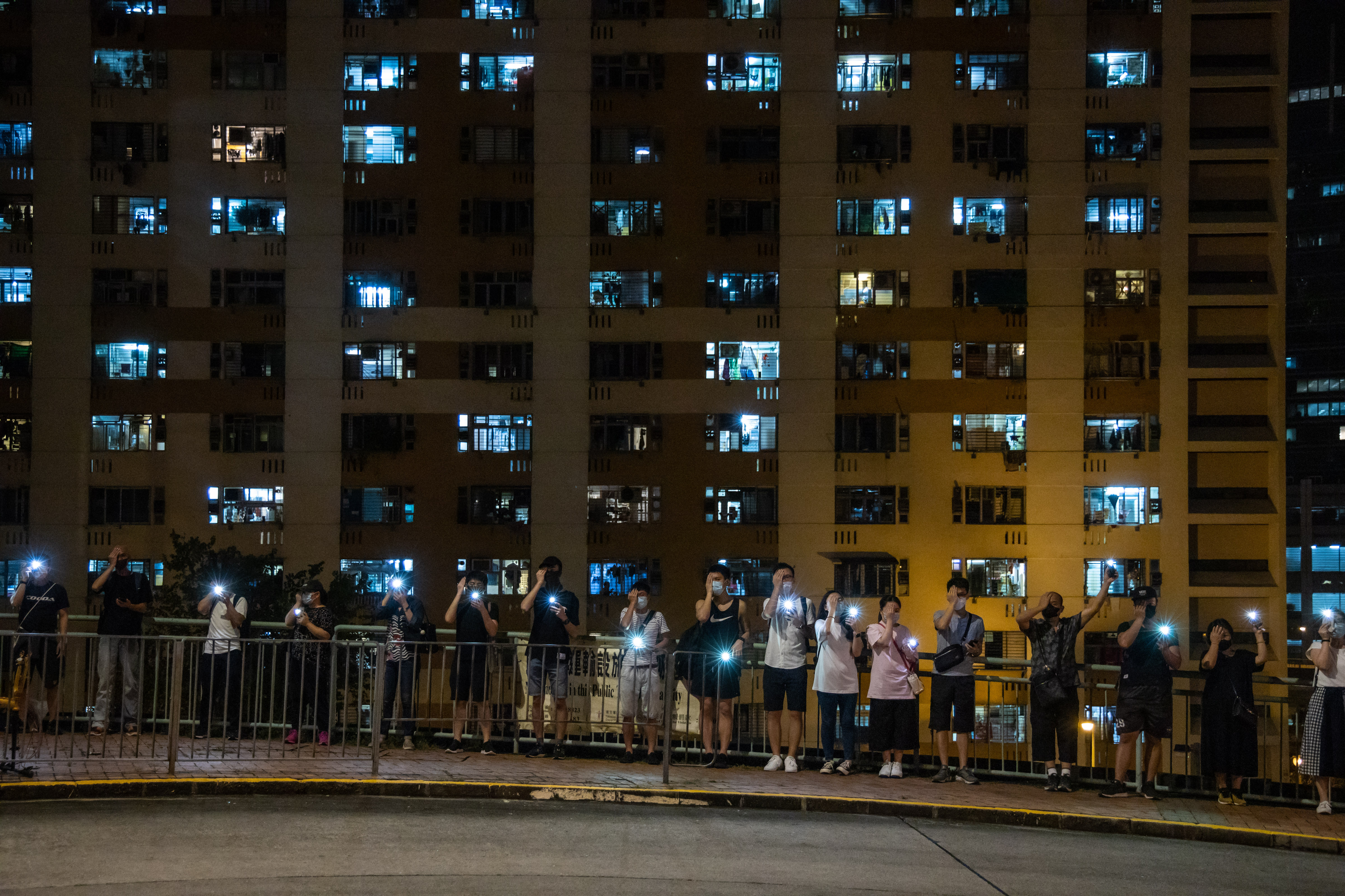 2019.08.23 バルト三国の経験をモデルに 十万人が港の両岸に「香港の道」を作る