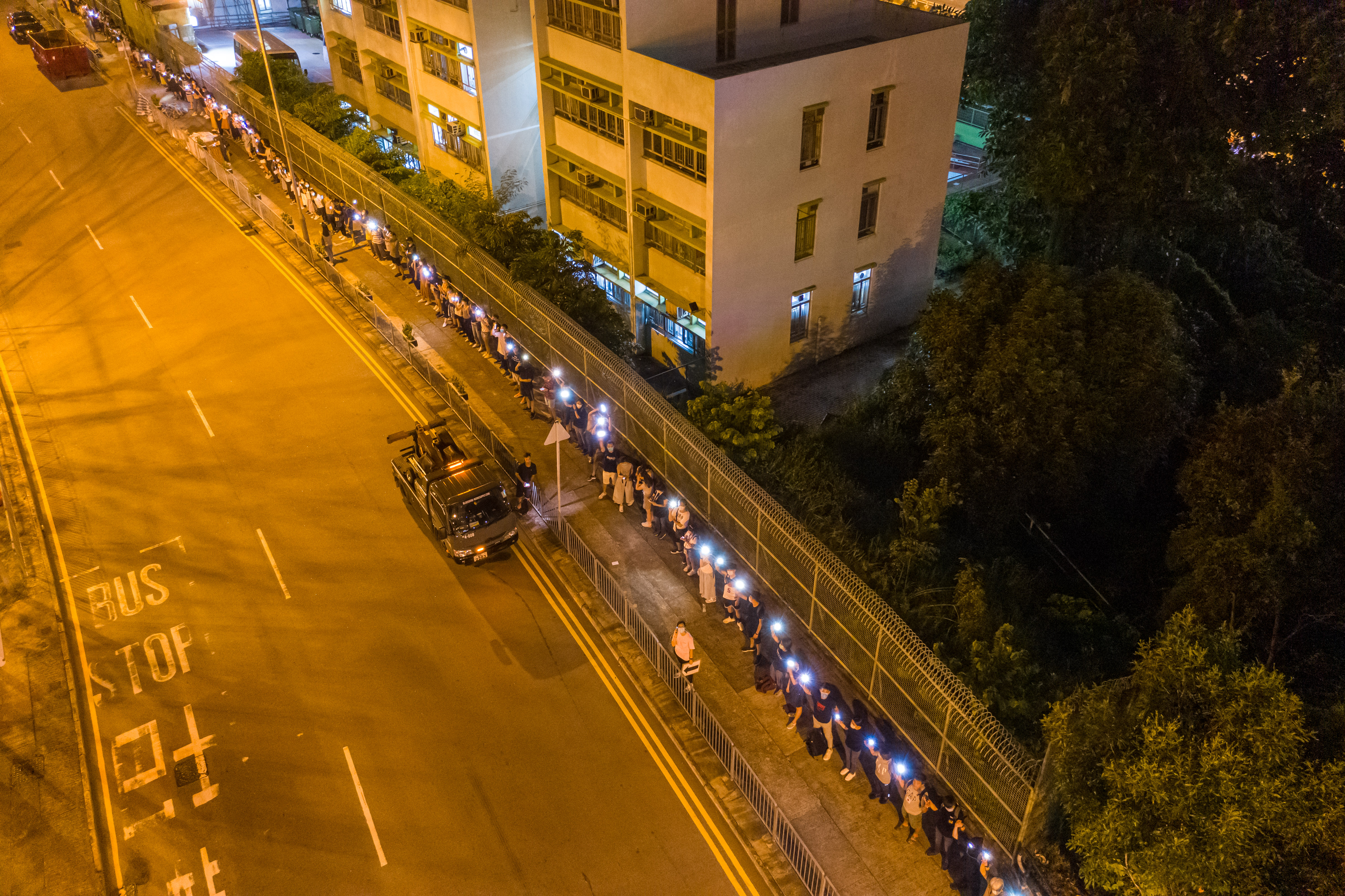 2019.08.23 バルト三国の経験をモデルに 十万人が港の両岸に「香港の道」を作る