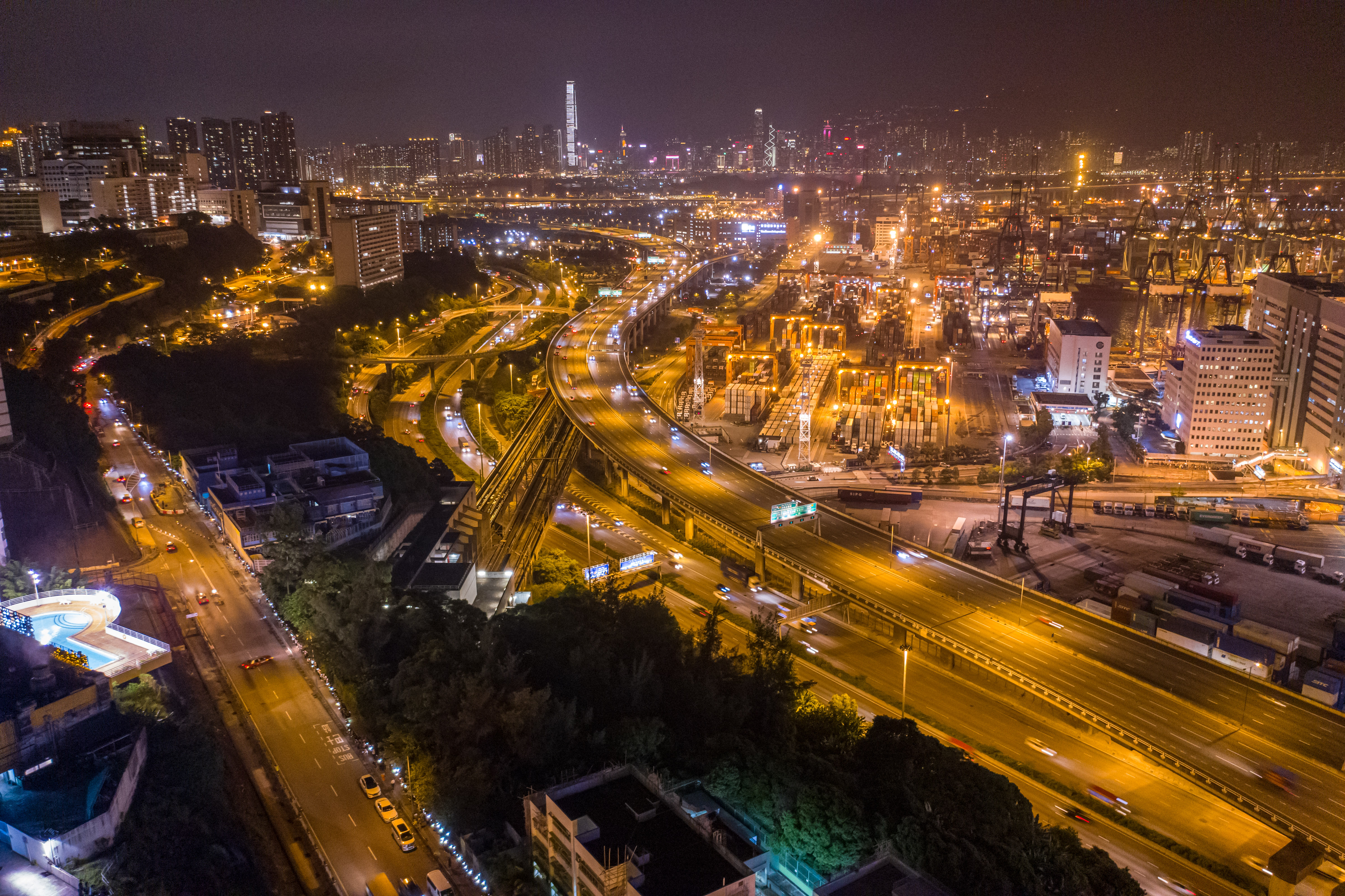 2019.08.23 バルト三国の経験をモデルに 十万人が港の両岸に「香港の道」を作る