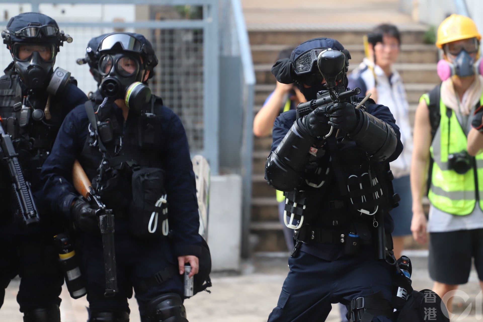 2019.08.24 觀塘大遊行 有示威者被橡膠子彈射中眼