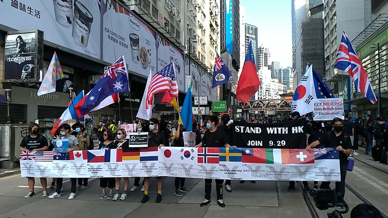 2019.09.15 逾10萬人無懼風雨 自發到港島遊行