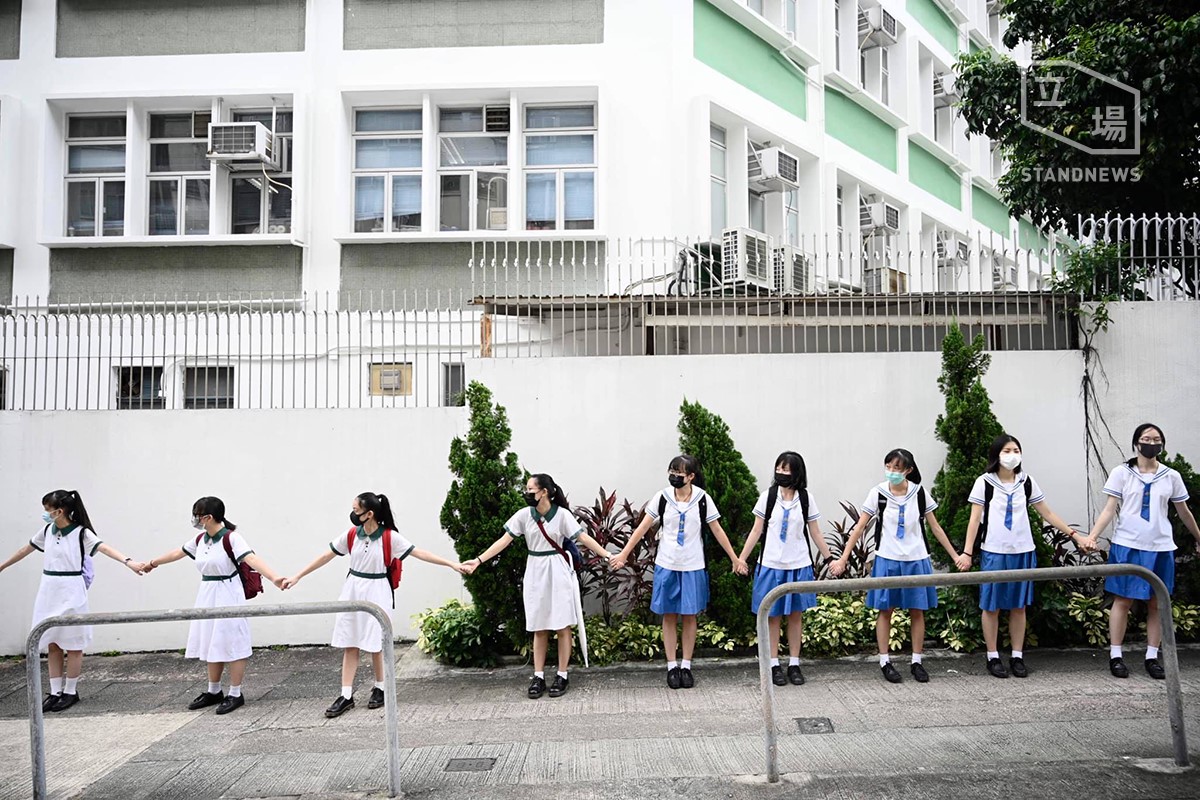 2019.09.03 Students Continued To Strike Whilst Forming Human Chains In Front Of Schools
