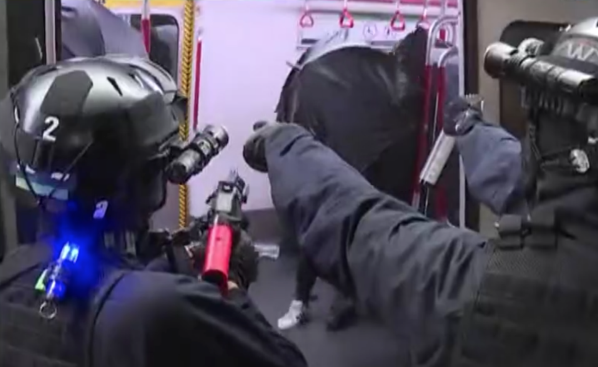 2019.08.31 速龍小隊闖進太子站用警棍毆打市民 阻止傷者接受治療