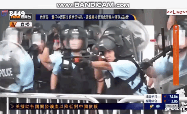 Aimed and headshot a protester with plastic bullets (1)