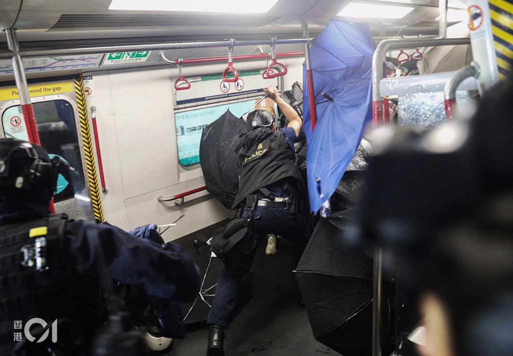 2019.08.31 速龍小隊闖進太子站用警棍毆打市民 阻止傷者接受治療