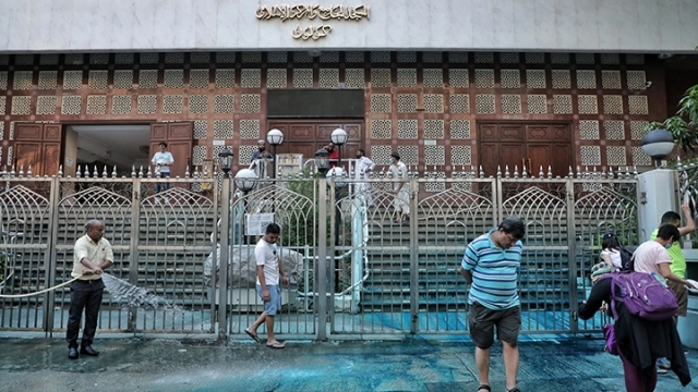 2019.10.21 警方水炮直射水炮染藍清真寺 市民自發清理