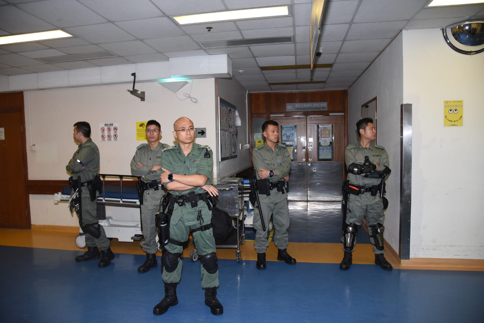 2019.10.04 元朗14歲少年腳部中槍 留醫情況穩定 防暴警駐守病房外