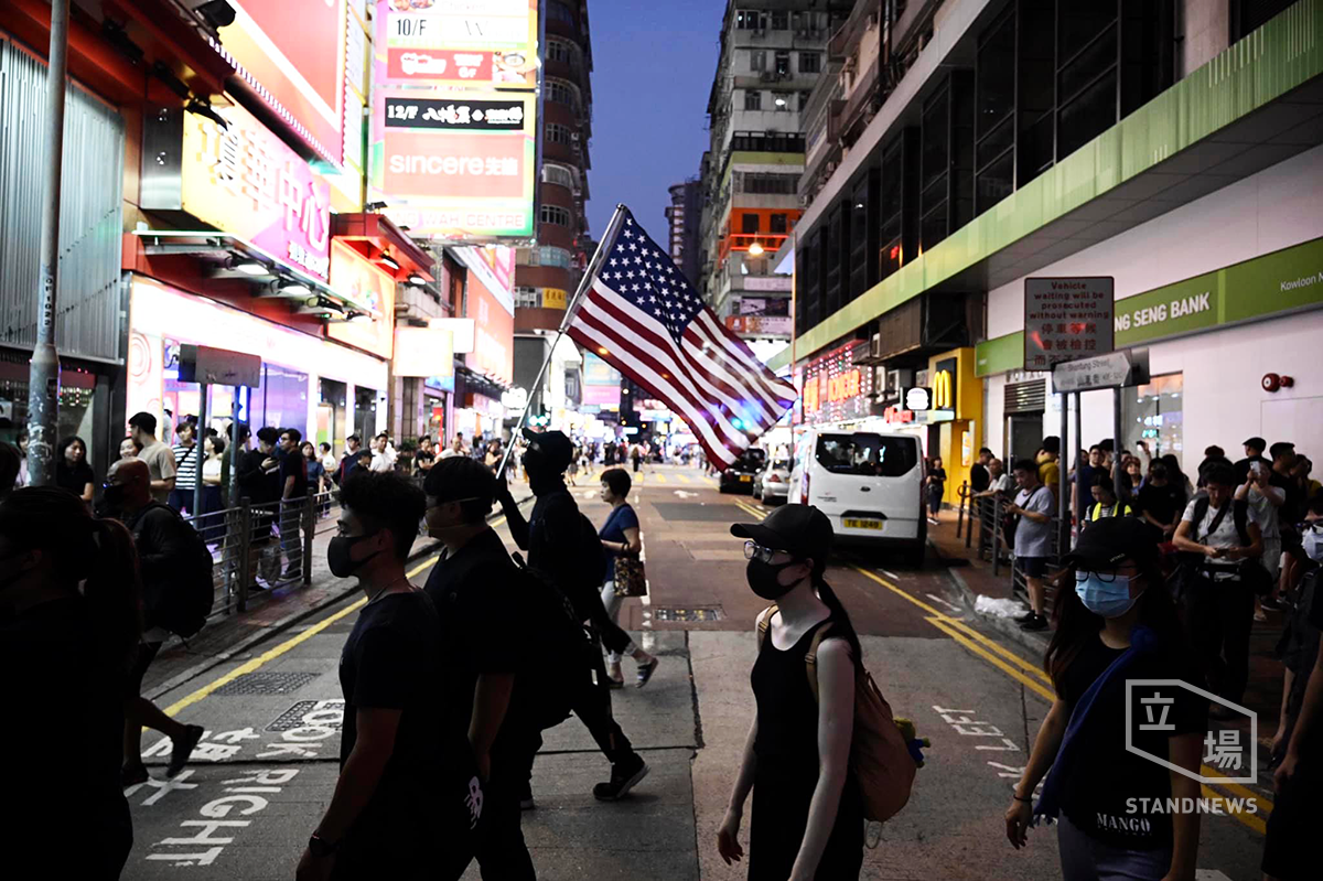 2019.10.05 千人參與反禁蒙面法遊行  中環防暴警帶走戴口罩市民
