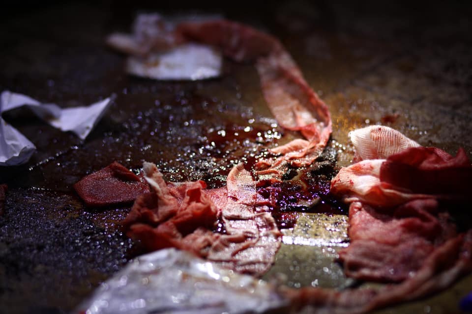 多名便衣警毆打青年至頭破血流 多次強闖美孚新邨搜捕 指居民非法集結