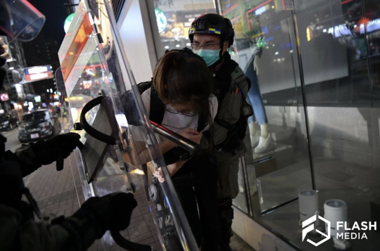 Riot Police (PTU) commits indecent assault during arrest