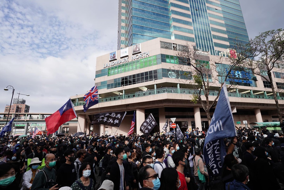 Student arrested on January 5 in Fanling possibly framed up for possesion of offensive weapon as case dropped by DoJ