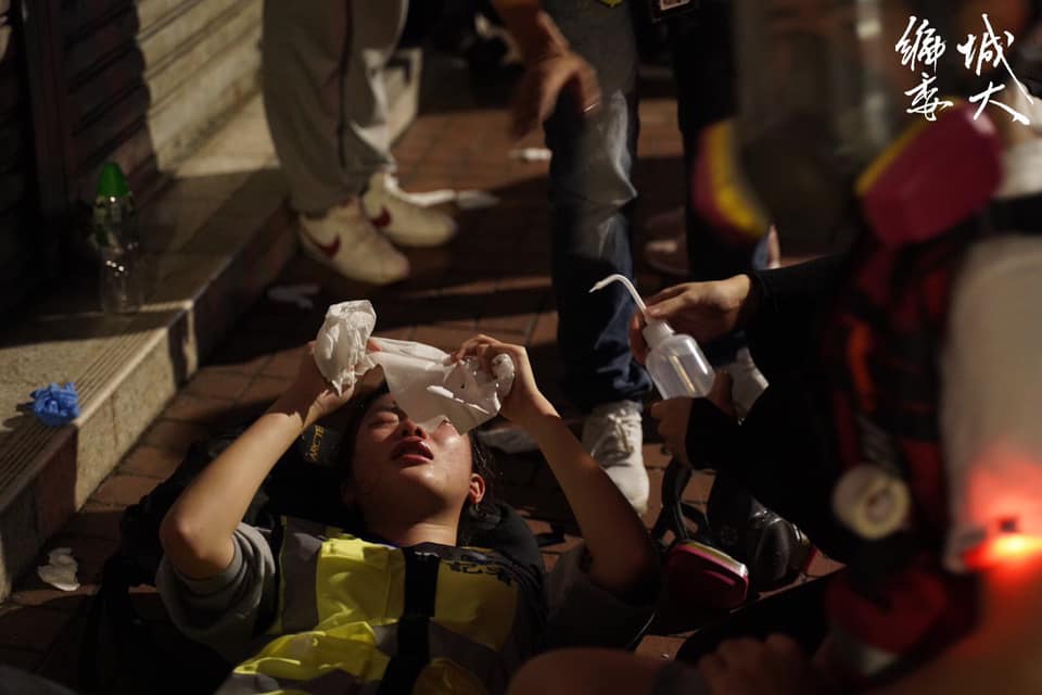Chinese University reporter hit by pepper spray four times. She convulsed, fainted and was sent to hospital