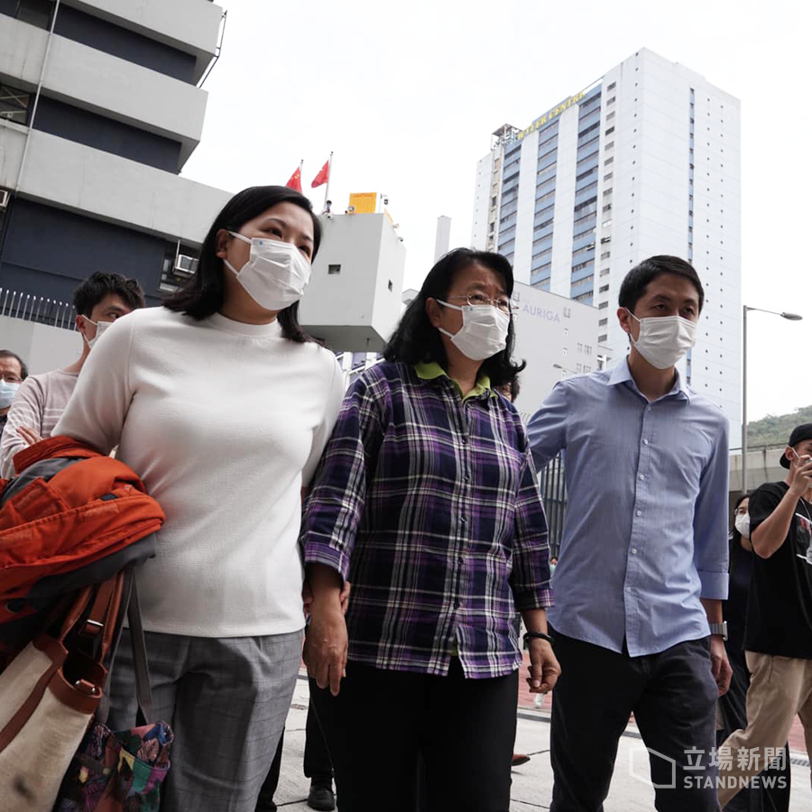 中西區議會主席鄭麗琼深夜遭報復式濫捕搜屋 1971年至今首次動用「煽動謠言罪」