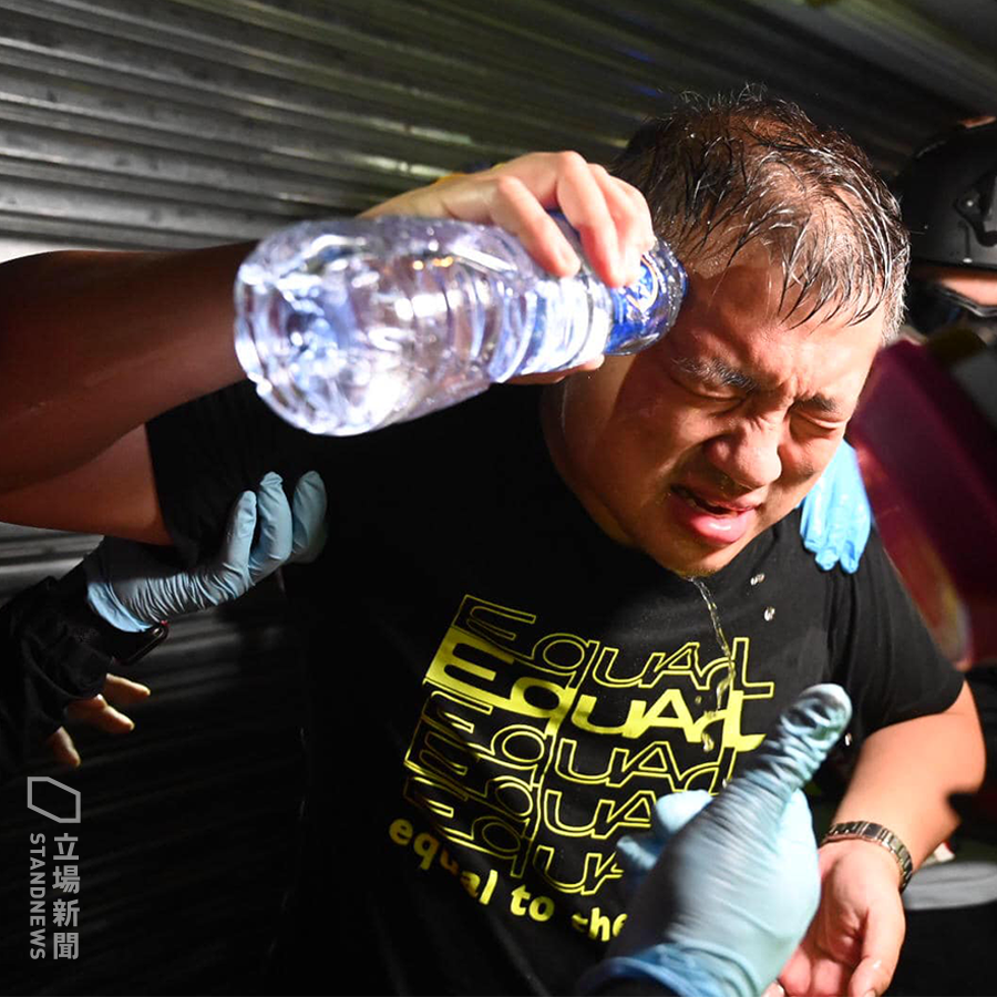 Riot Police described journalist from the Stand News as “cockroach” and intentionally pepper-sprayed him