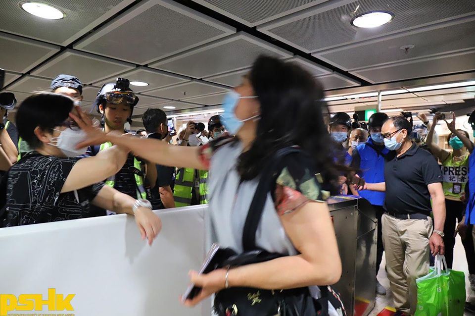 Blue Ribbon Fanatic grabbed a reporter’s phone, assaulted a citizen in front of police officers, who turned a blind eye and escorted her away