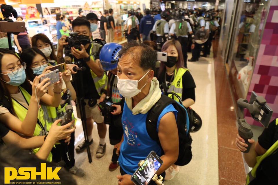 防暴強闖荷李活廣場 老屈譚文豪等6人違反「限聚令」不果