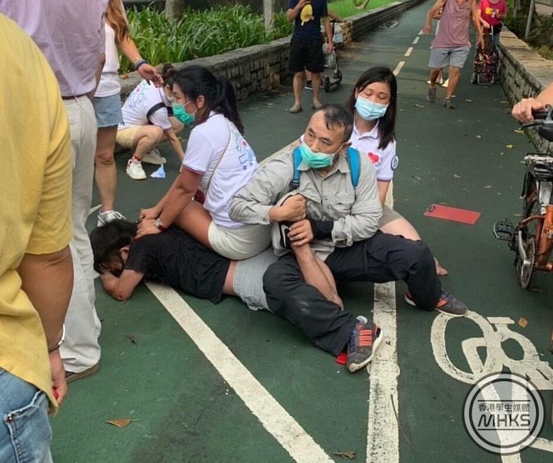 “Hong Kong Coalition” volunteers attack passers-by, Police say volunteers have legal rights