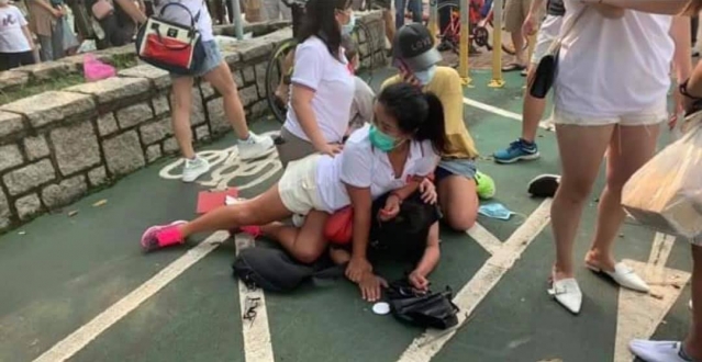 “Hong Kong Coalition” volunteers attack passers-by, Police say volunteers have legal rights