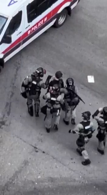 地裁、暴動罪の公判で無罪判決 警察官の供述を無条件是認できないと裁判官