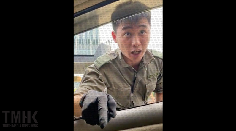 香港警察、取調べを撮影する記者に「公務執行妨害に該当」と恫喝